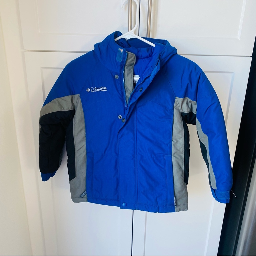 Columbia boys size 6/7 blue heavy waterproof jacket hooded